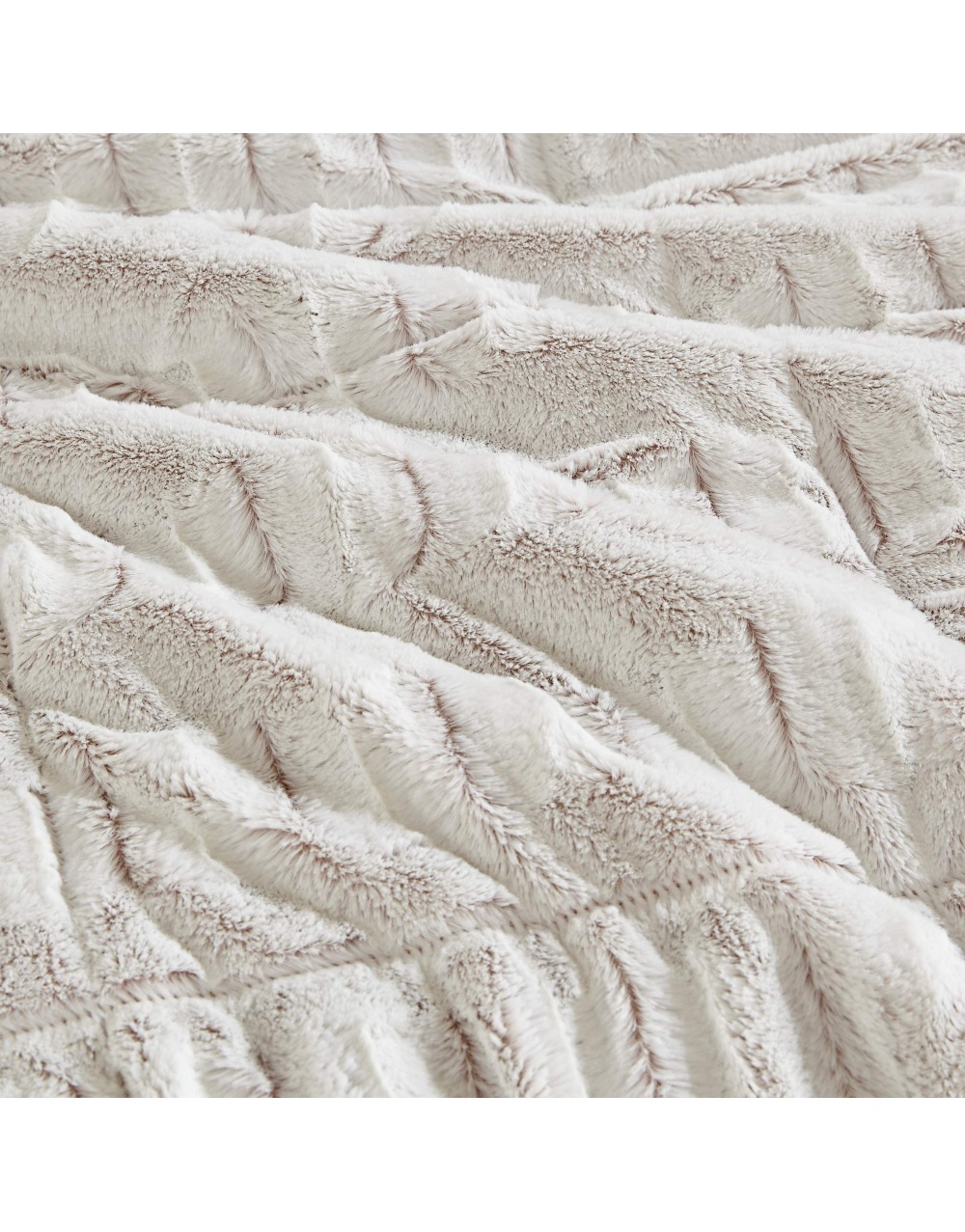 blush-white-faux-fur-bedding-comforter-set-6