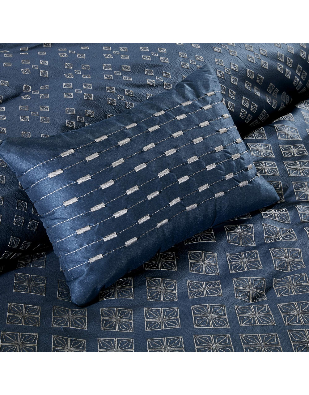 ombre-navy-blue-jacquard-bedding-set-2