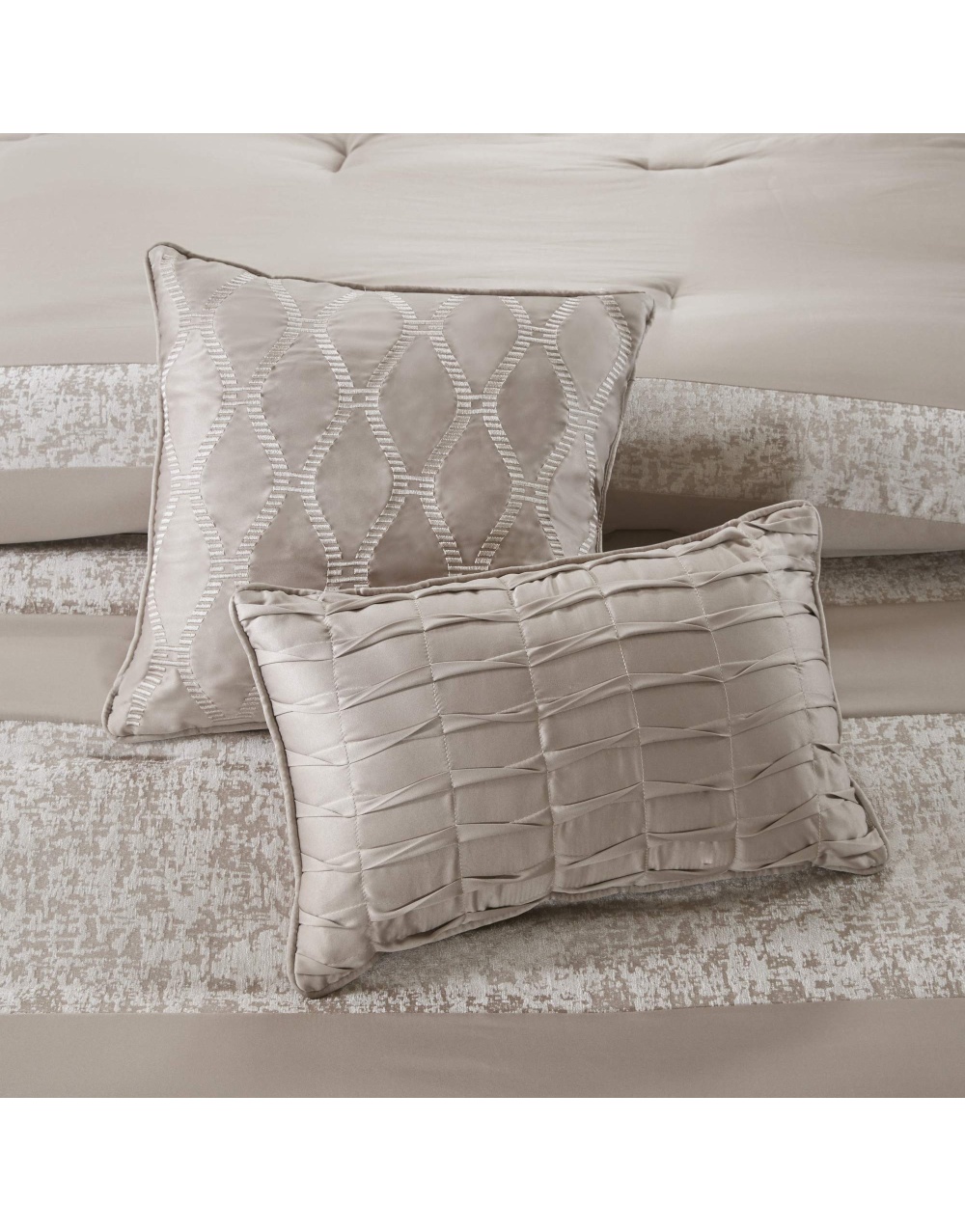 pieced-taupe-jacquard-alternative-bedding-set-4