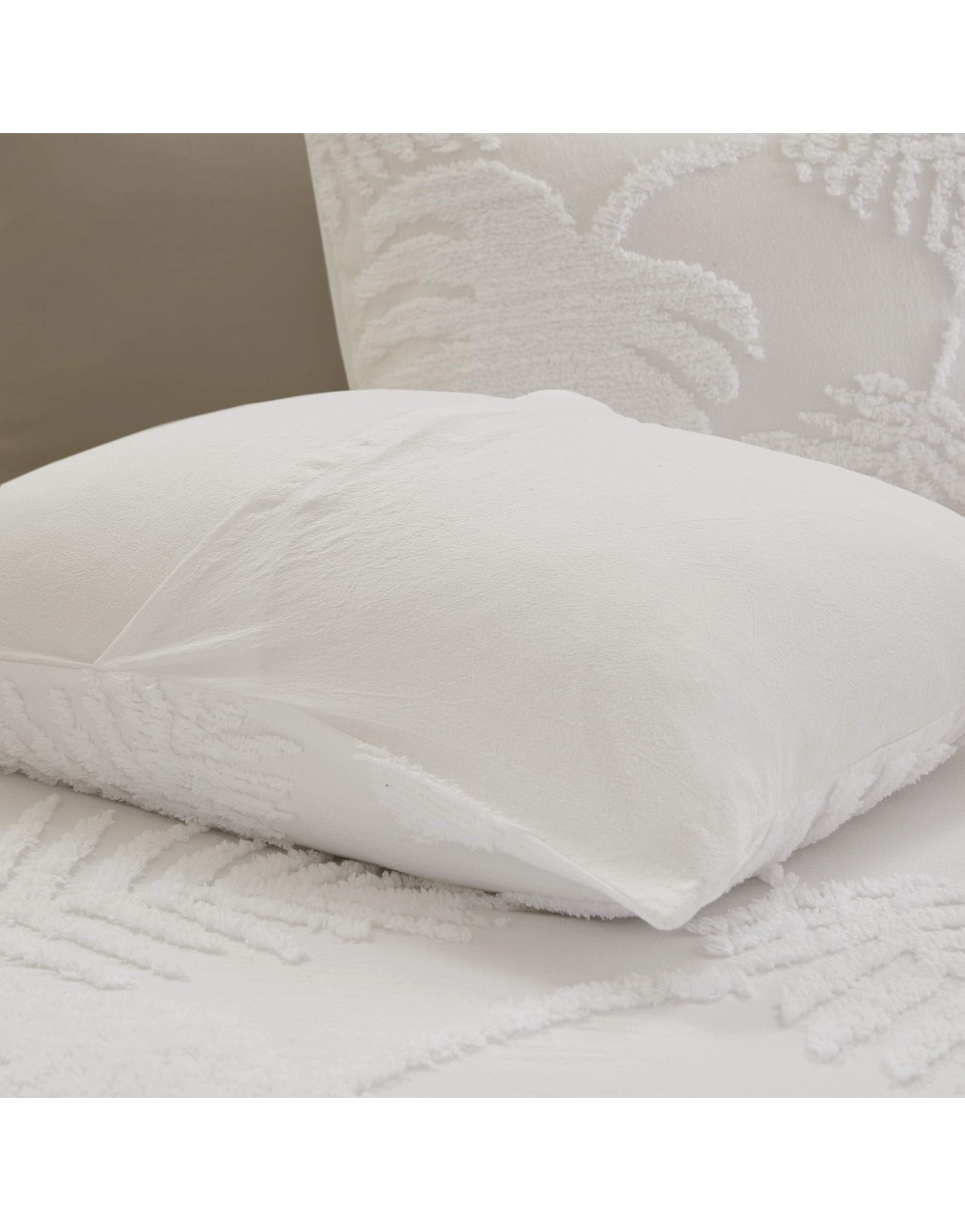 tufted-chenille-cotton-bedding-set-white-2